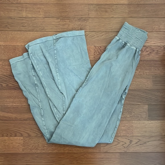 Free People- Good Karma Flare Leggings -Mushroom - Picture 8 of 10